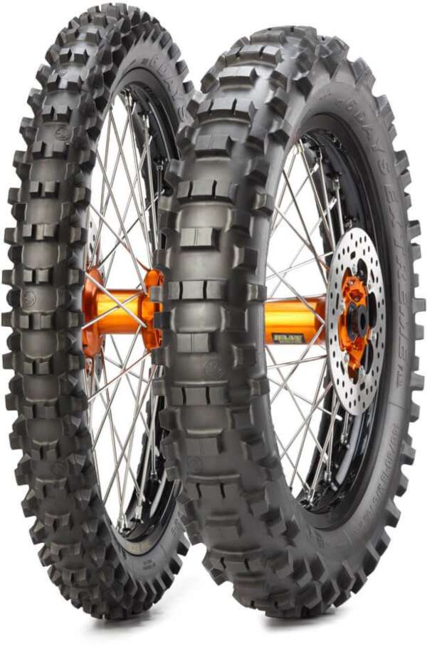 Gumiabroncsok moto nyári 140/80R18 70M Metzeler MCE 6 DAYS EXTREME