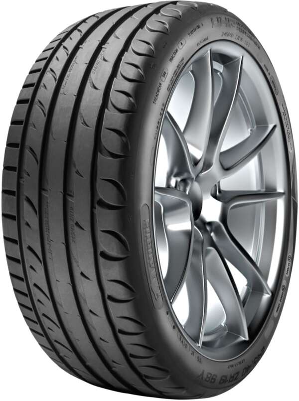 235/40R18 95Y Taurus ULTRA HIGH PERFORMANCE XL